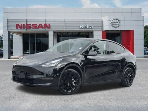 Used 2023 Tesla Model Y AWD image 1