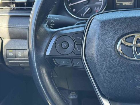 Used 2020 Toyota Camry SE image 18