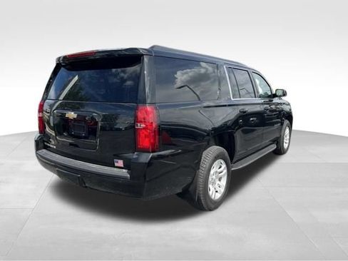 Used 2019 Chevrolet Suburban LT AWD/4WD image 7