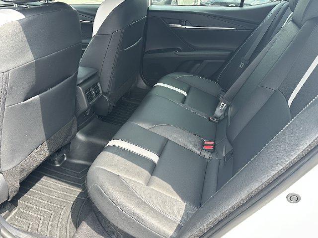 Used 2026 Toyota Camry SE w/ Multimedia Upgrade Package FWD image 16