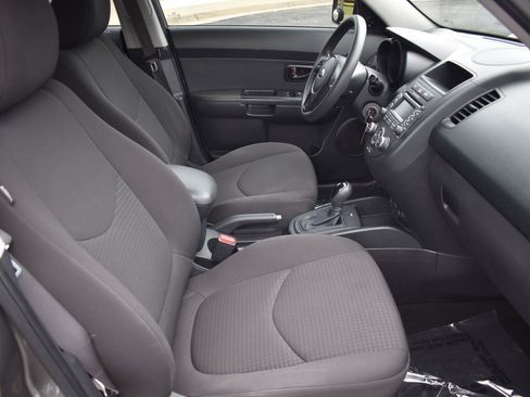 Used 2013 Kia Soul FWD image 14