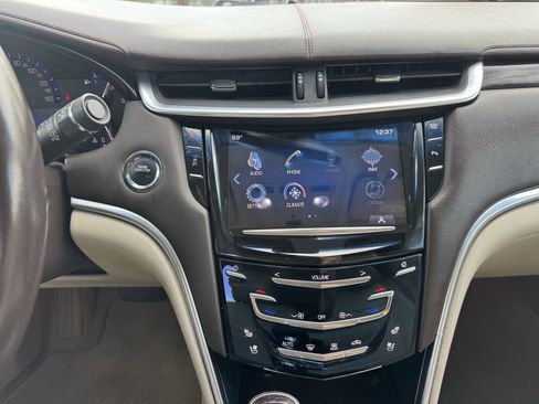 Used 2014 Cadillac XTS Luxury AWD/4WD image 24