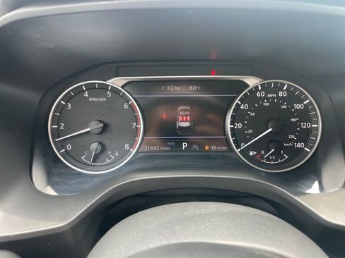 Used 2024 Nissan Rogue SV AWD/4WD image 9