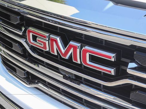 Used 2024 GMC Sierra 1500 SLT w/ SLT Premium Plus Package AWD/4WD image 12