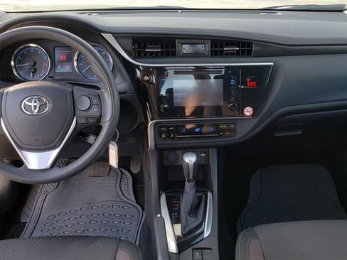 Used 2018 Toyota Corolla FWD image 9
