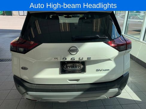 Used 2023 Nissan Rogue SV AWD/4WD image 12