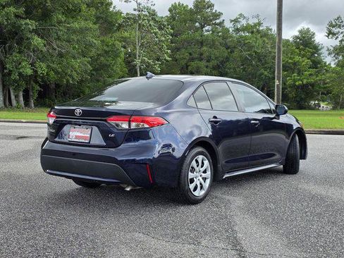 Certified 2022 Toyota Corolla LE FWD image 5