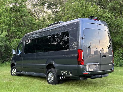 Used 2021 Mercedes-Benz Sprinter 3500 image 32
