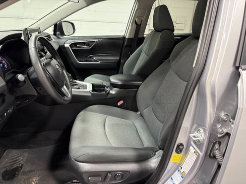 Used 2021 Toyota RAV4 XLE w/ Convenience Package AWD/4WD image 15