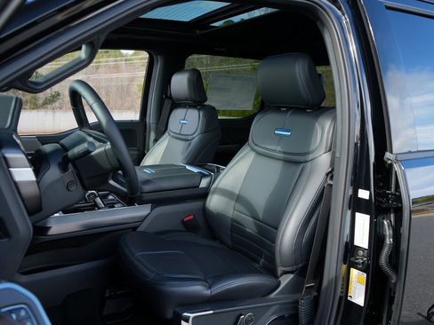 New 2025 Ford F150 Platinum w/ Equipment Group 702A High image 28