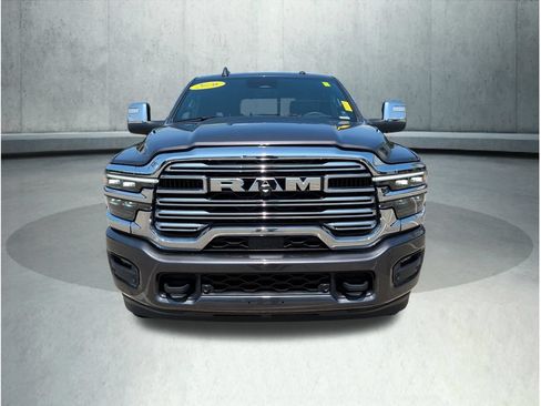 Used 2026 RAM 2500 Laramie AWD/4WD image 11