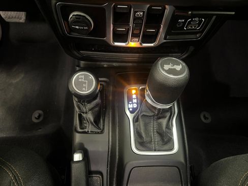 Used 2025 Jeep Wrangler Unlimited Sahara AWD/4WD image 42