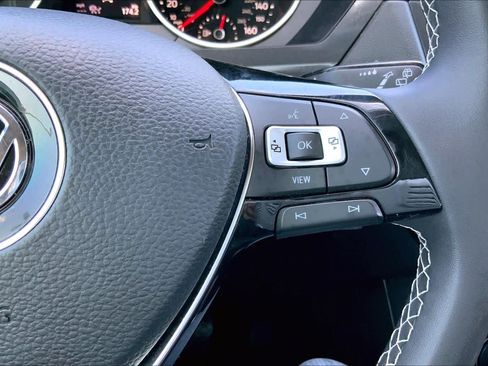 Used 2021 Volkswagen Tiguan SE image 24