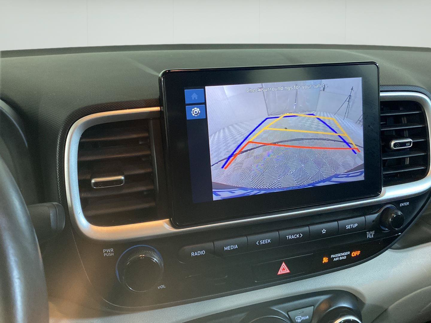 Used 2025 Hyundai Venue SEL FWD image 16