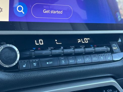 Certified 2025 Toyota Tundra Limited AWD/4WD image 28