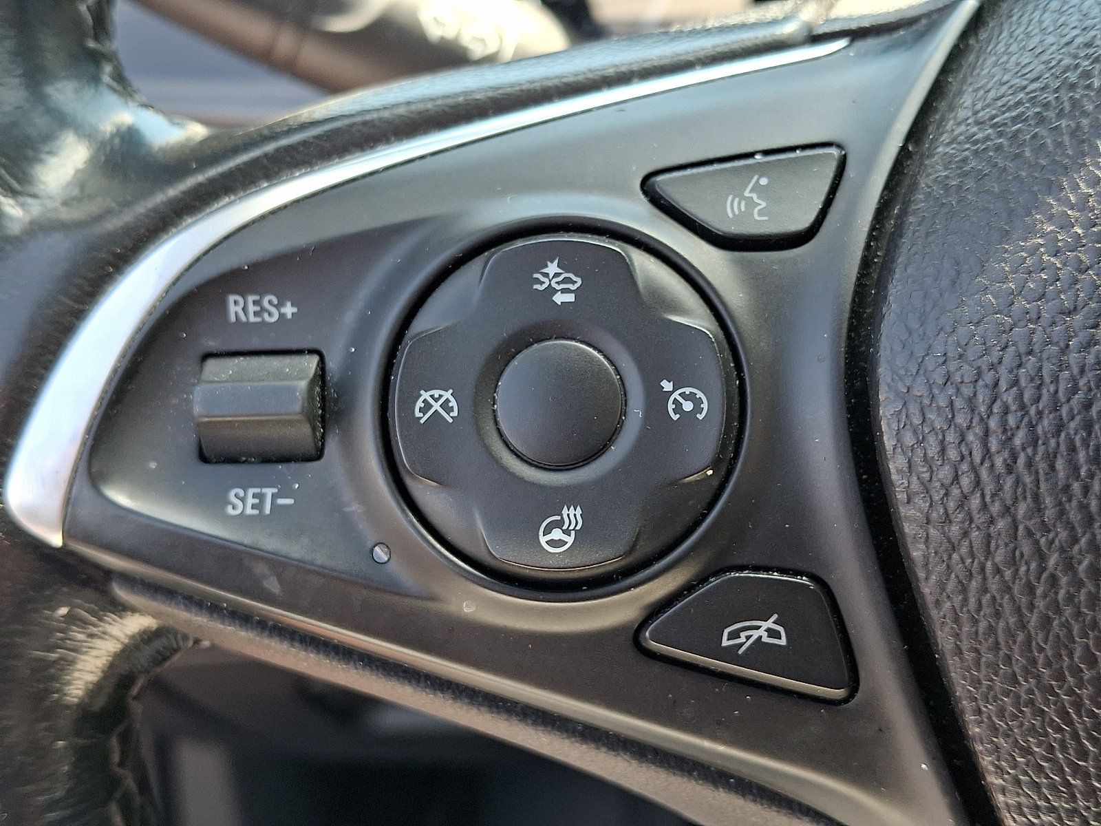 Used 2019 Buick Envision Premium w/ LPO, Active Package AWD/4WD image 23
