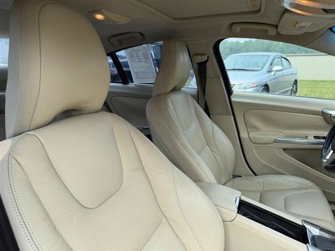 Used 2014 Volvo S60 T5 FWD image 24