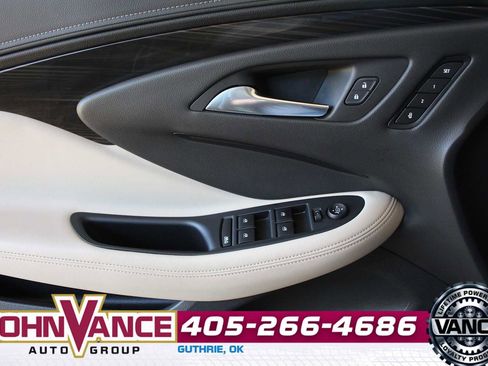 Used 2020 Buick Envision Essence FWD image 31