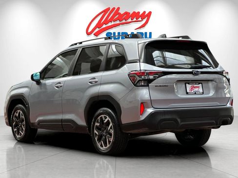 Used 2025 Subaru Forester Premium AWD/4WD image 7