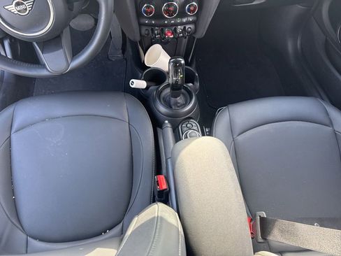Used 2024 MINI Cooper 2-Door Hardtop image 18