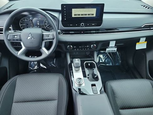 New 2026 Mitsubishi Outlander ES FWD image 15