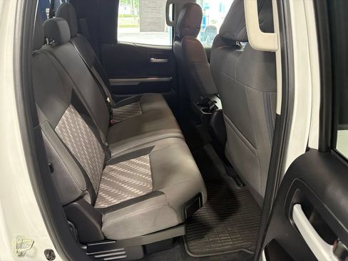 Used 2018 Toyota Tundra SR5 w/ SR5 Upgrade Package AWD/4WD image 36
