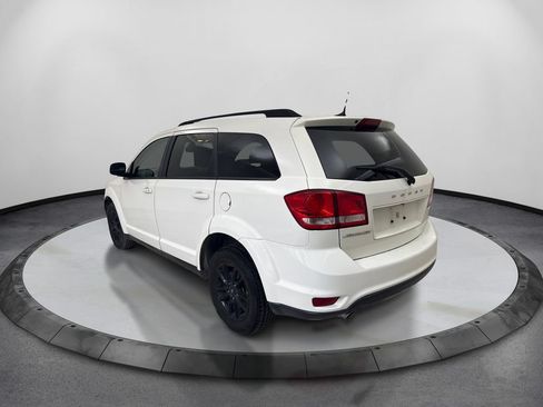 Used 2019 Dodge Journey SE w/ Connectivity Group FWD image 7