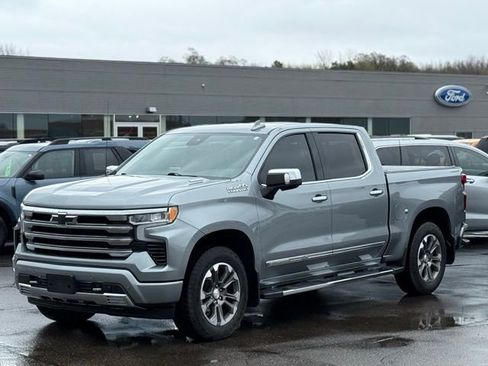 Used 2025 Chevrolet Silverado 1500 High Country image 32