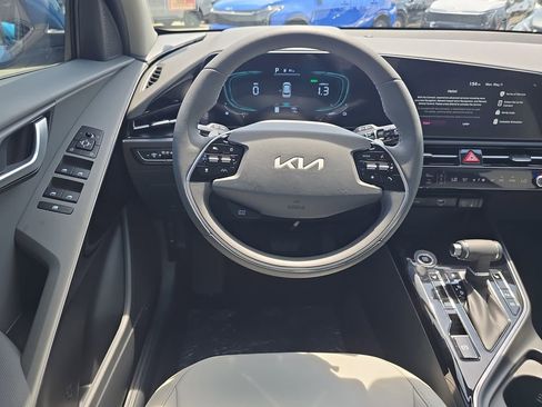 New 2026 Kia Niro EX FWD image 13