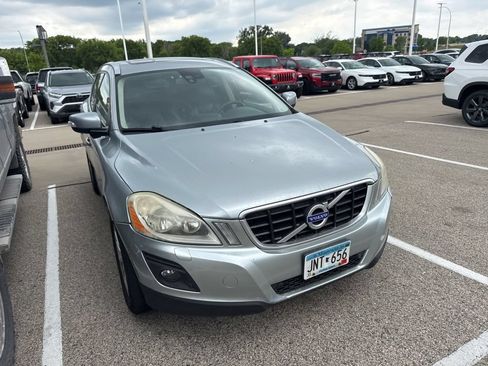 Used 2010 Volvo XC60 T6 AWD/4WD image 2