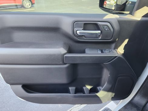 Used 2024 GMC Sierra 2500 Pro w/ Convenience Package AWD/4WD image 18