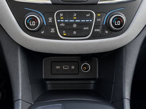 Used 2019 Chevrolet Equinox LT FWD image 21