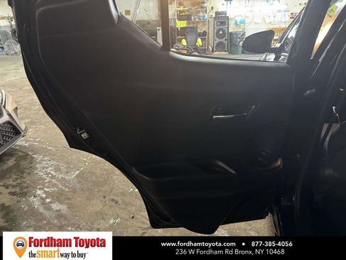 Used 2021 Toyota C-HR XLE image 9