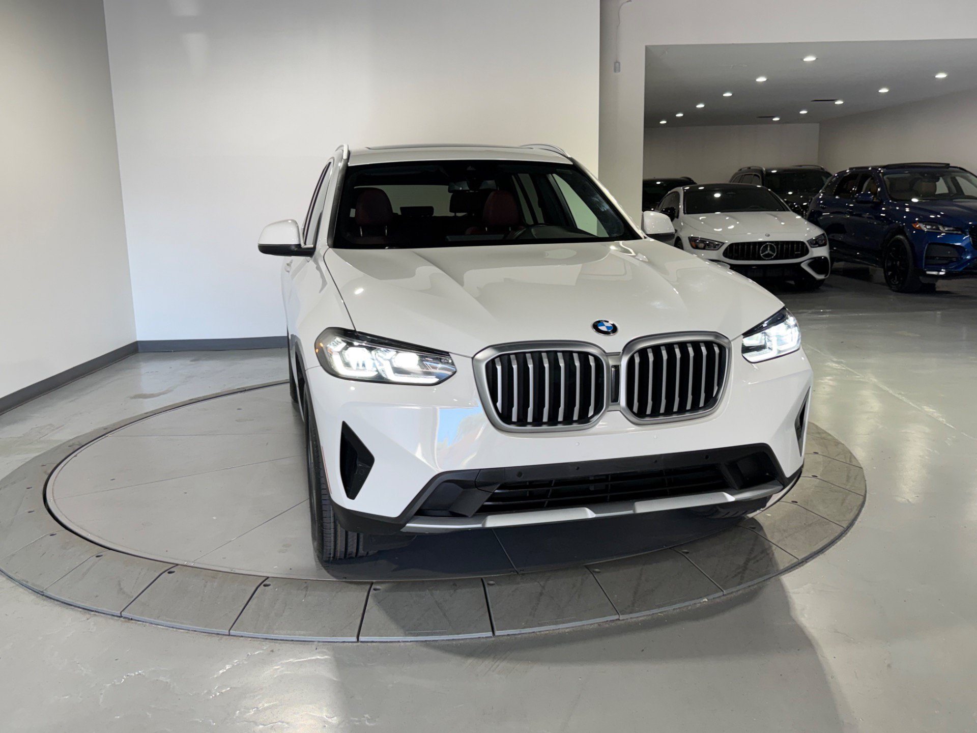 Used 2024 BMW X3 xDrive30i w/ Convenience Package AWD/4WD image 5