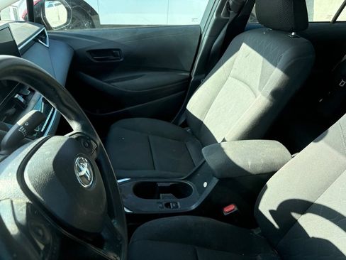 Used 2025 Toyota Corolla LE FWD image 9