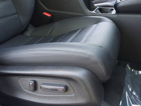 Used 2023 Honda CR-V EX-L image 12