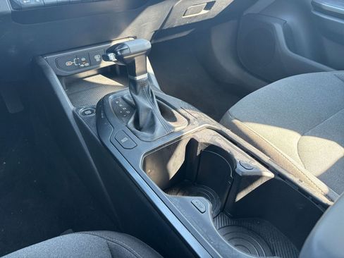 Used 2025 Kia K4 LXS image 40