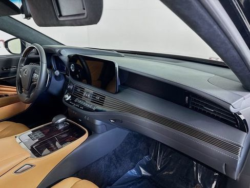 Used 2023 Lexus LS 500 AWD w/ Luxury Package image 29