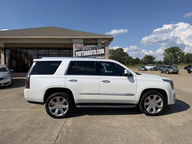 Used 2017 Cadillac Escalade Luxury RWD image 1