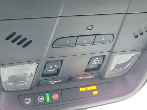 Used 2018 Cadillac XT5 Luxury w/ Driver Awareness Package image 23