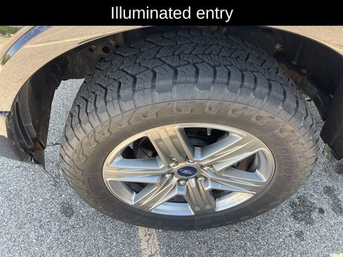 Used 2019 Ford F150 Lariat w/ Equipment Group 502A Luxury AWD/4WD image 14
