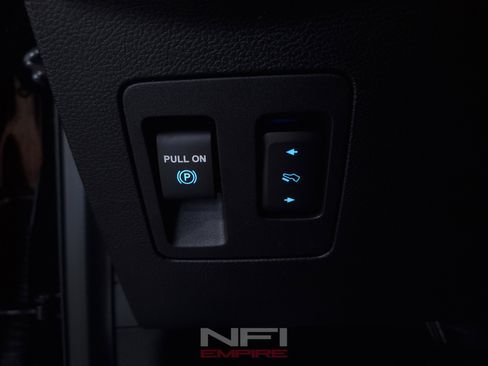 Used 2019 Ford F150 XLT w/ Equipment Group 302A Luxury AWD/4WD image 20