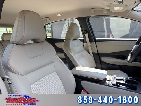 Used 2023 Nissan Ariya AWD image 63