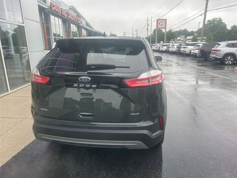 Used 2024 Ford Edge SEL w/ Convenience Package AWD/4WD image 4