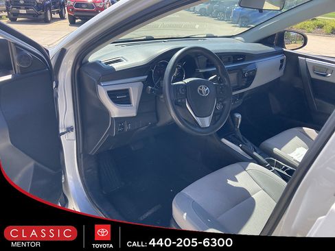 Used 2014 Toyota Corolla LE FWD image 3