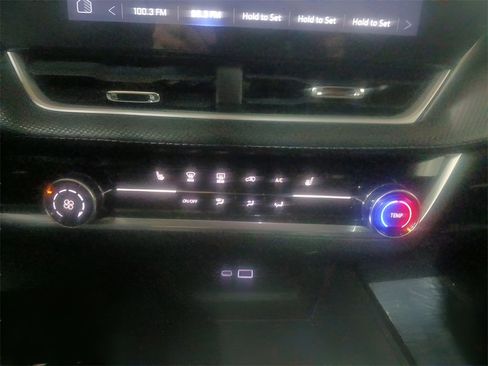 Used 2025 Chevrolet Equinox LT image 15