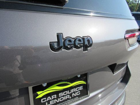 Used 2025 Jeep Grand Cherokee L Altitude RWD image 29