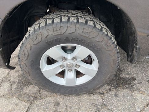 Used 2019 RAM 1500 Express image 21