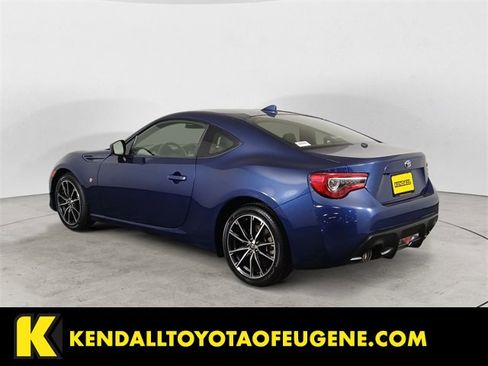Used 2018 Toyota 86 image 3