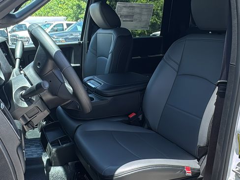 New 2026 RAM 1500 Express AWD/4WD image 13
